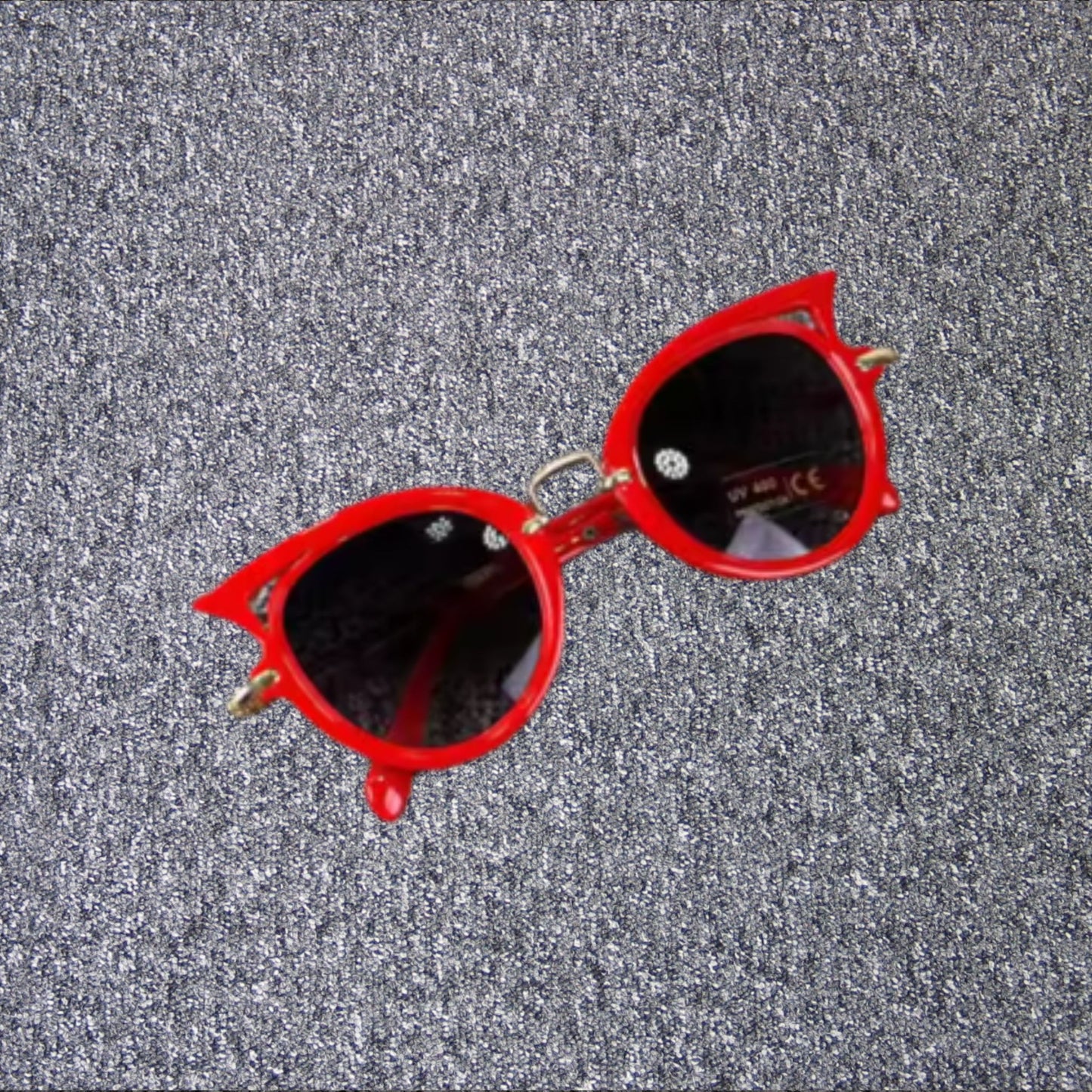 girls round sunglasses, girls sunnies, kids sunglasses, kid's sunglasses, kids eyewear, kids eye protection, kids UV eye protection red