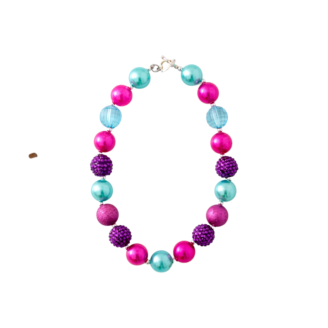 Pearl Rhinestone Popping Necklace