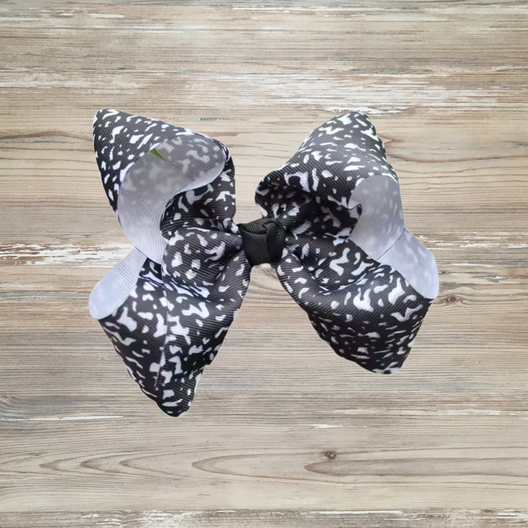 Black and white girls hair bow with composition notebook pattern, large grosgrain ribbon bow with alligator clip – perfect back-to-school hair accessory for kids and students composition notebook hair bow girls, Back to school girls hair bow in black and white composition notebook print with grosgrain ribbon and alligator clip