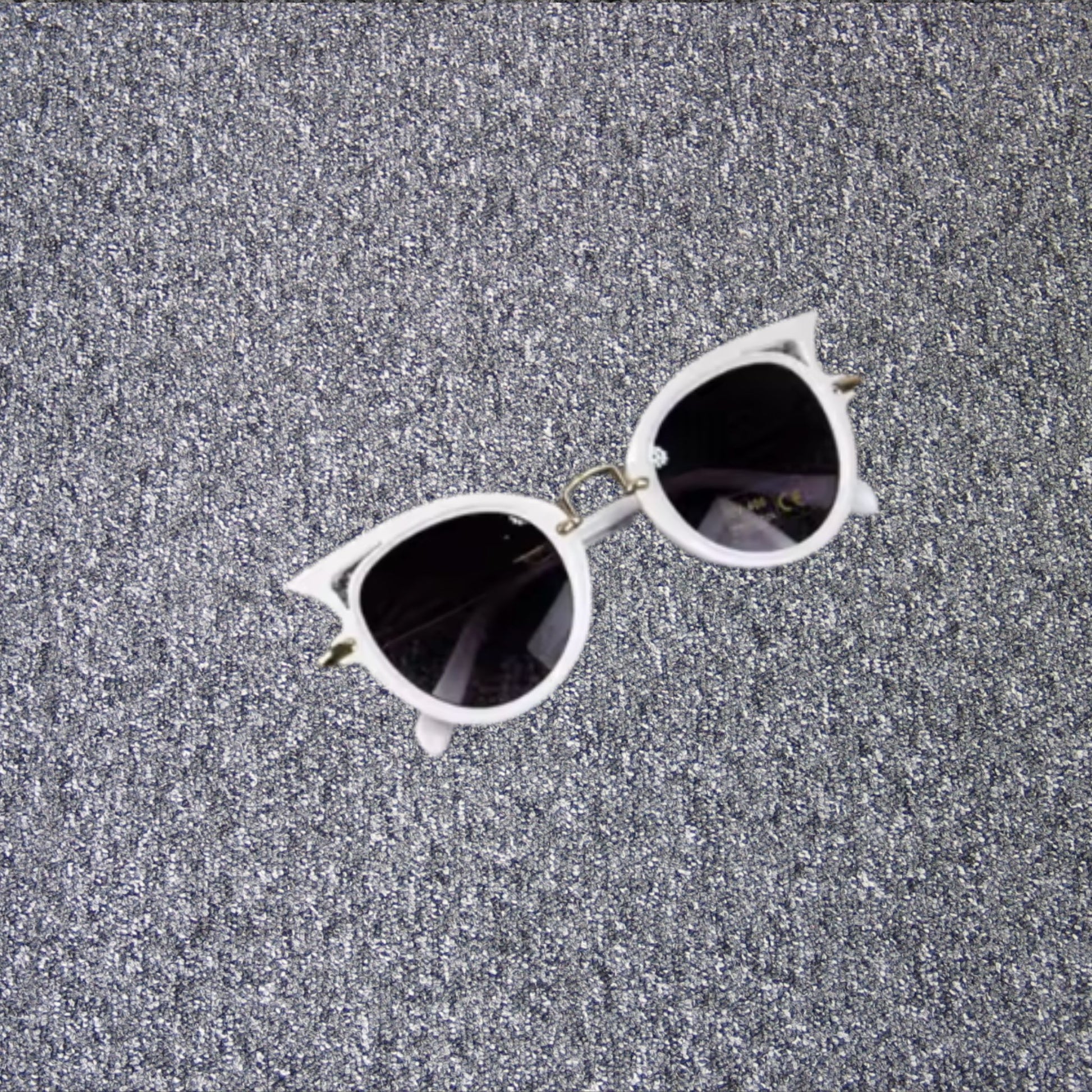 girls round sunglasses, girls sunnies, kids sunglasses, kid's sunglasses, kids eyewear, kids eye protection, kids UV eye protection white